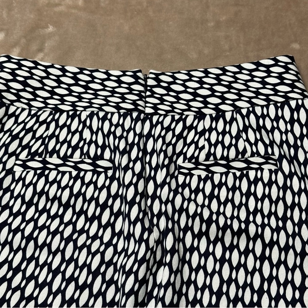 Banana Republic Sloan Pencil Skirt Blue White Geometric Career Business Size 2 - Picture 3 of 10